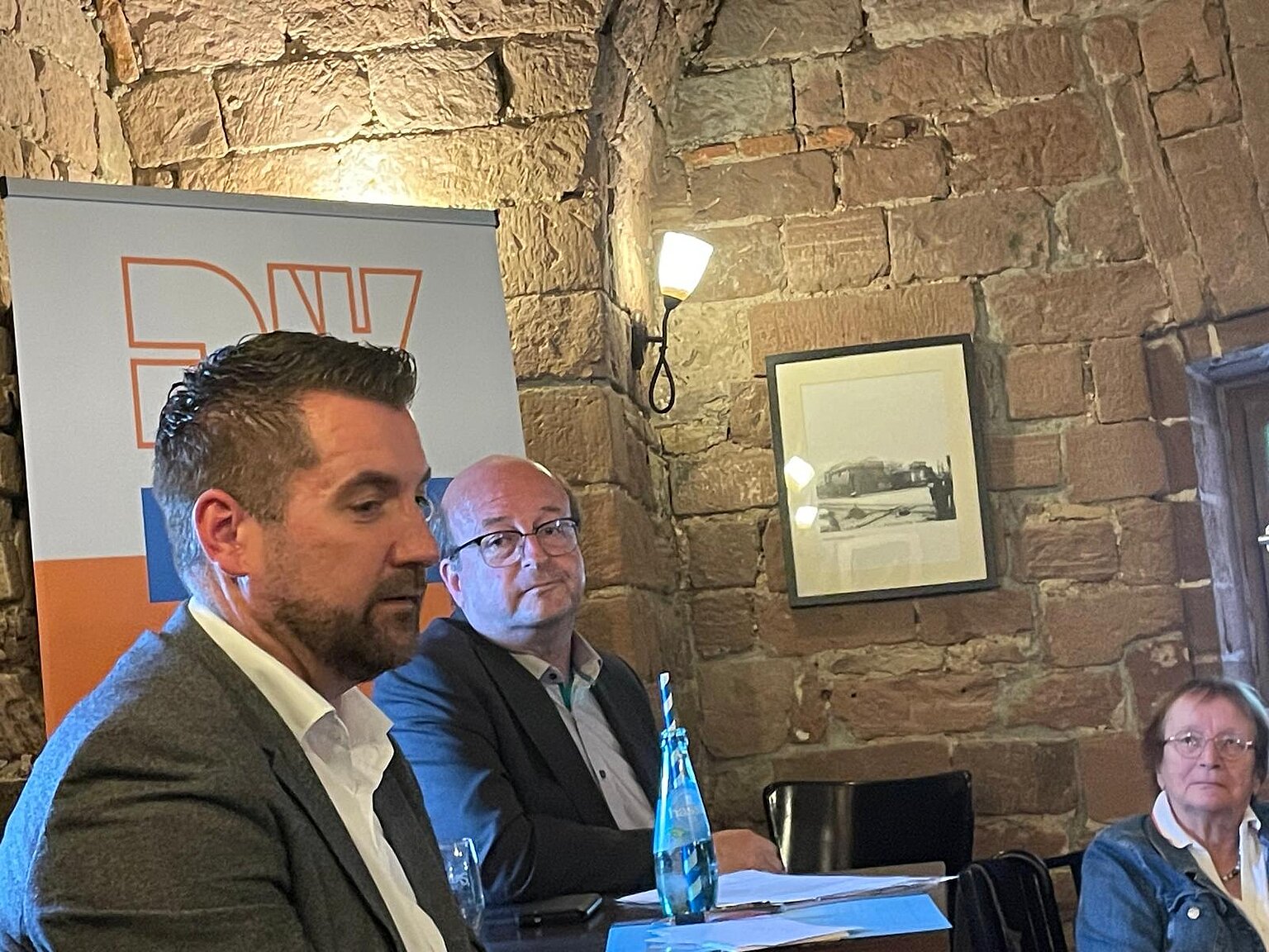 Fedor Rose (l), Chef der Staatskanzlei, und Bezirksvorsitzender Jürgen Krämer – Fedor Rose, Chef der Staatskanzlei (l), und Bezirksvorsitzender Jürgen Krämer.
