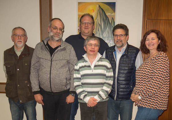  – Der neue Bezirksvorstand: (v.li.) E. Wenzel, R. Schwarz, M. Schmitz, G. Stuhlfauth, G. Juraschek sowie Landesvorsitzende A. Wohlfart. Harald Hoffmann (li.) - Bild unten - wurde von G. Stuhlfauth für 40-jährige Treue zum DJV Mittelrhein geehrt. Fotos: DJV-Bezirksverband Mittelrhein
