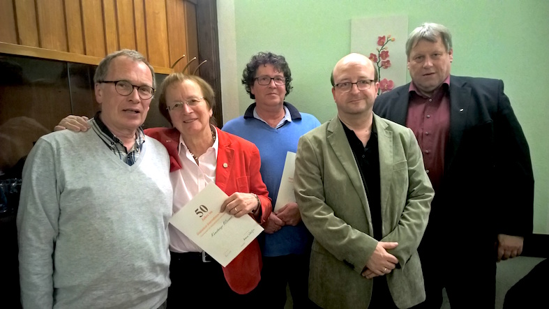 – Die Jubilare bei der Mitgliederversammlung des DJV-Bezirksverbands Rheinhessen. Von recht: Franz Josef Peitz, Constanze Werner, Hubertus Fuchß, Jürgen Krämer (Bezirksvorsitzender), Klaus Bente.